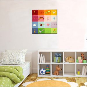 תמונה לחדר ילדים – ריבועים ותבליטים צבעוניים