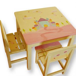 שולחן וכסאות מעוצבים לילדים - פיות מעל הארמון הקסום