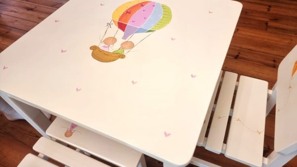 שולחן וכסאות לילדים בעיצוב כדור פורח צבעוני 2